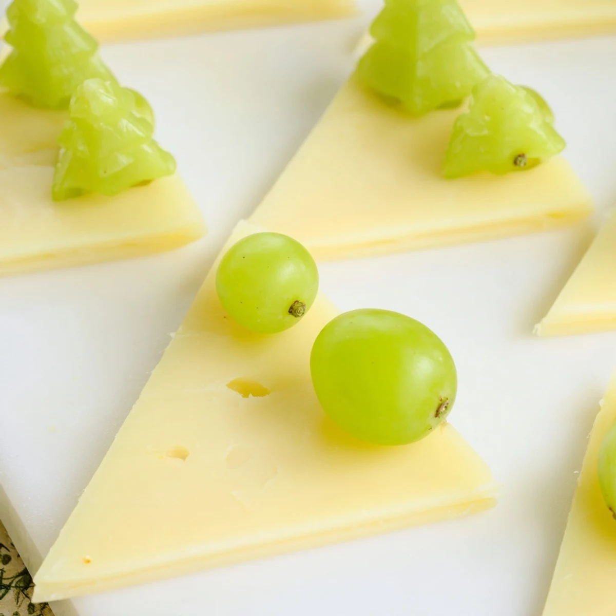 Festive Tannenbaum Cheese Board